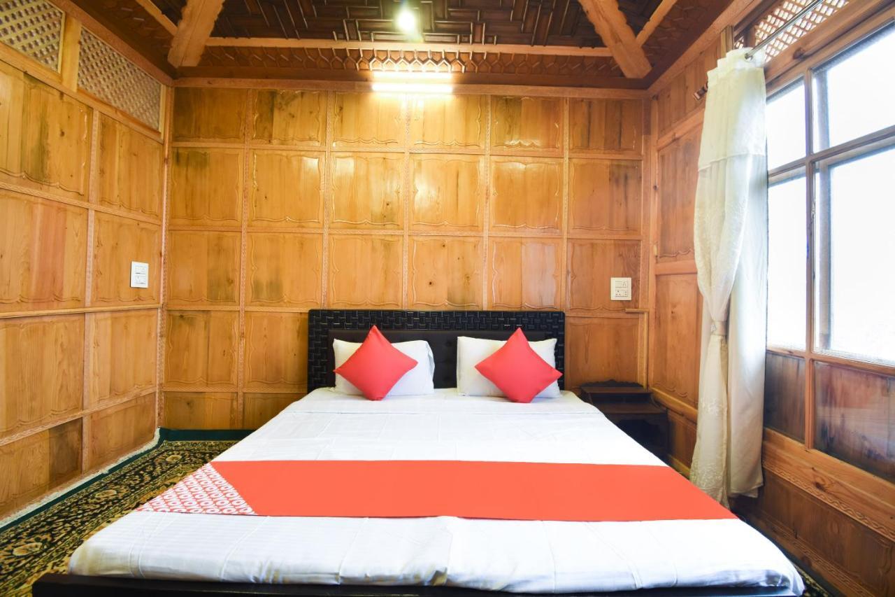 Oyo 66637 Merlin Group Of Houseboats Hotel Srīnagar Exterior foto