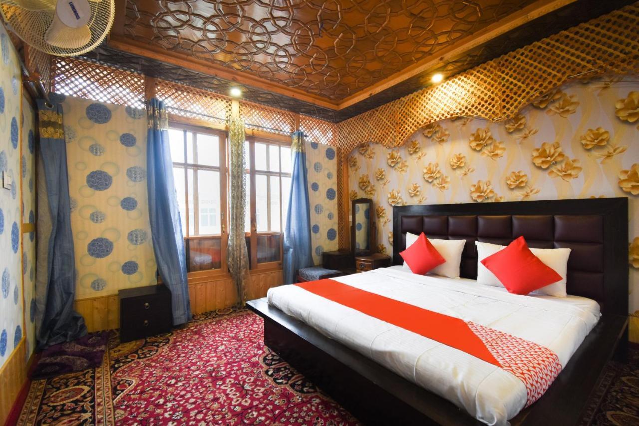 Oyo 66637 Merlin Group Of Houseboats Hotel Srīnagar Exterior foto