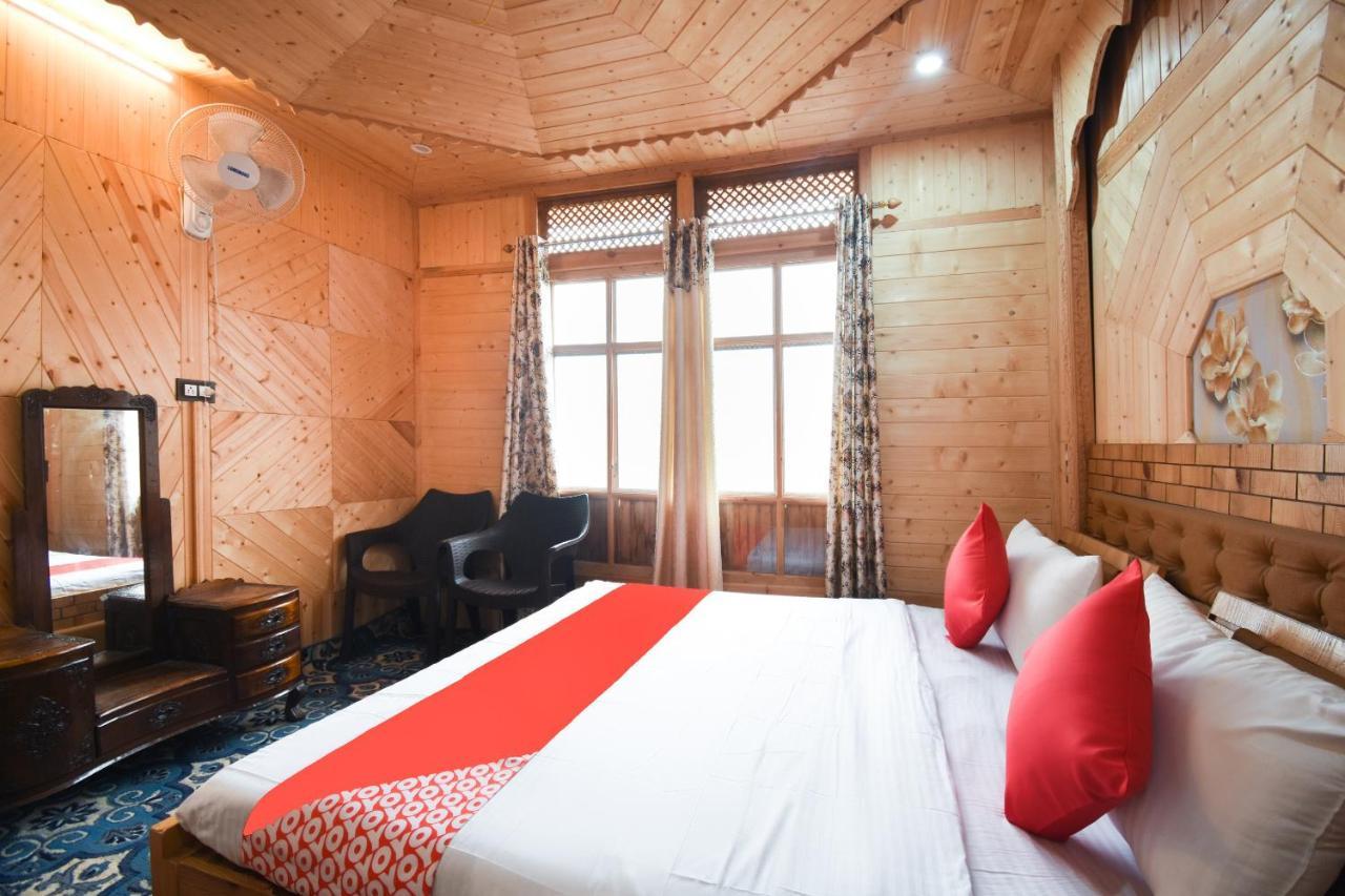 Oyo 66637 Merlin Group Of Houseboats Hotel Srīnagar Exterior foto