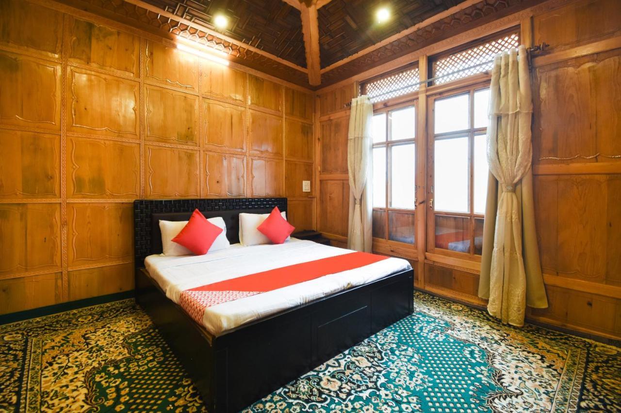 Oyo 66637 Merlin Group Of Houseboats Hotel Srīnagar Exterior foto