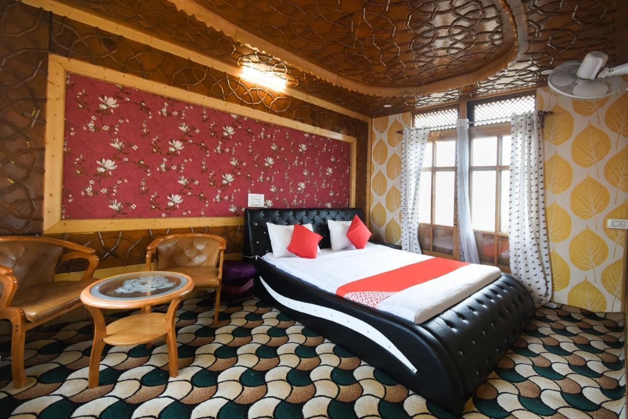 Oyo 66637 Merlin Group Of Houseboats Hotel Srīnagar Exterior foto
